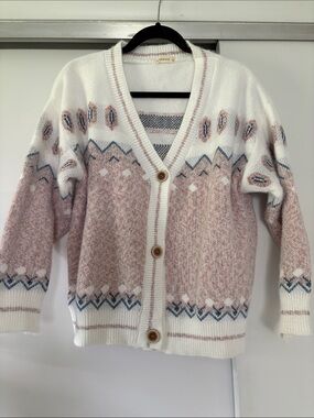 Andthewhy S/M Cozy Pink and White Patterned V-Neck Cardigan Sweater NWOT
